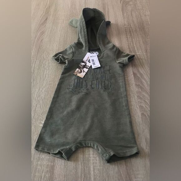 NWT … STAR WARS “Size: 12 Months” The Force Is Strong With This Child Ou… - Picture 1 of 5